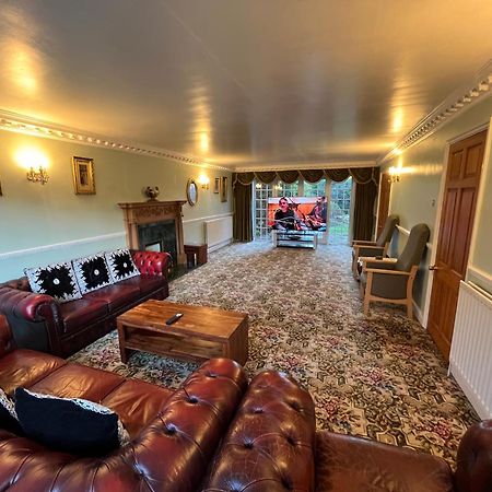 Unwind In Comfort At Cosy Caradus Your 4 Bedroom Home Sweet Home! Μπέρμιγχαμ Εξωτερικό φωτογραφία