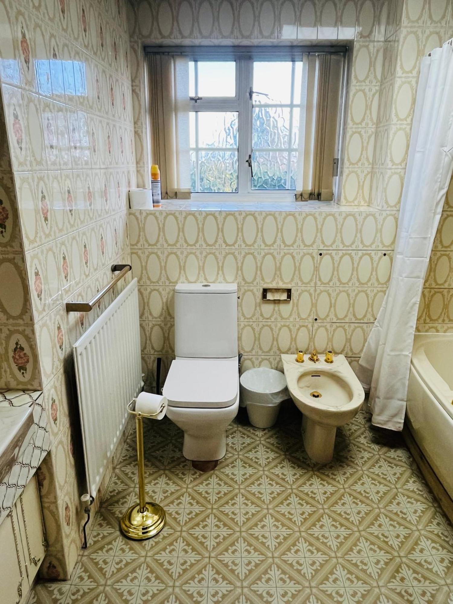 Unwind In Comfort At Cosy Caradus Your 4 Bedroom Home Sweet Home! Μπέρμιγχαμ Εξωτερικό φωτογραφία