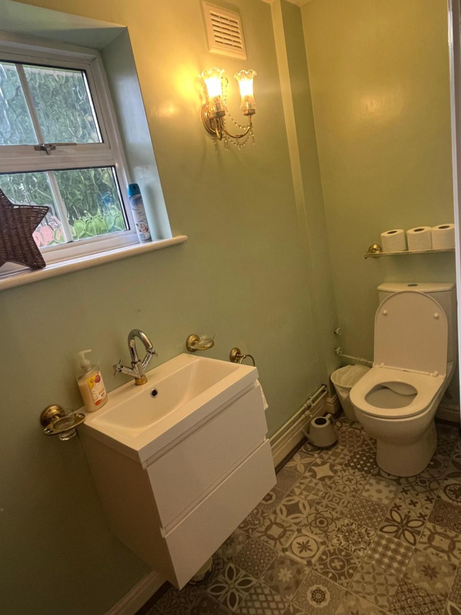 Unwind In Comfort At Cosy Caradus Your 4 Bedroom Home Sweet Home! Μπέρμιγχαμ Εξωτερικό φωτογραφία
